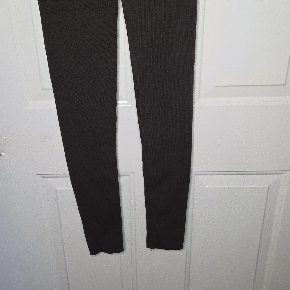 Essentials Charcoal/ Chocolate Ribbed Leggings Size M - Picture 6 of 12